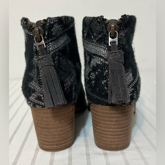 Toms Womens Leila Gray Suede Wool Tribal Ankle Boots Booties Size 6 - Picture 5 of 13